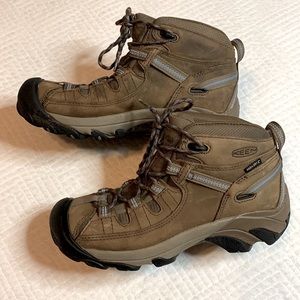KEEN Targhee II Leather Waterproof Mid Height Hiking Boot, Brown, Women’s 8.5